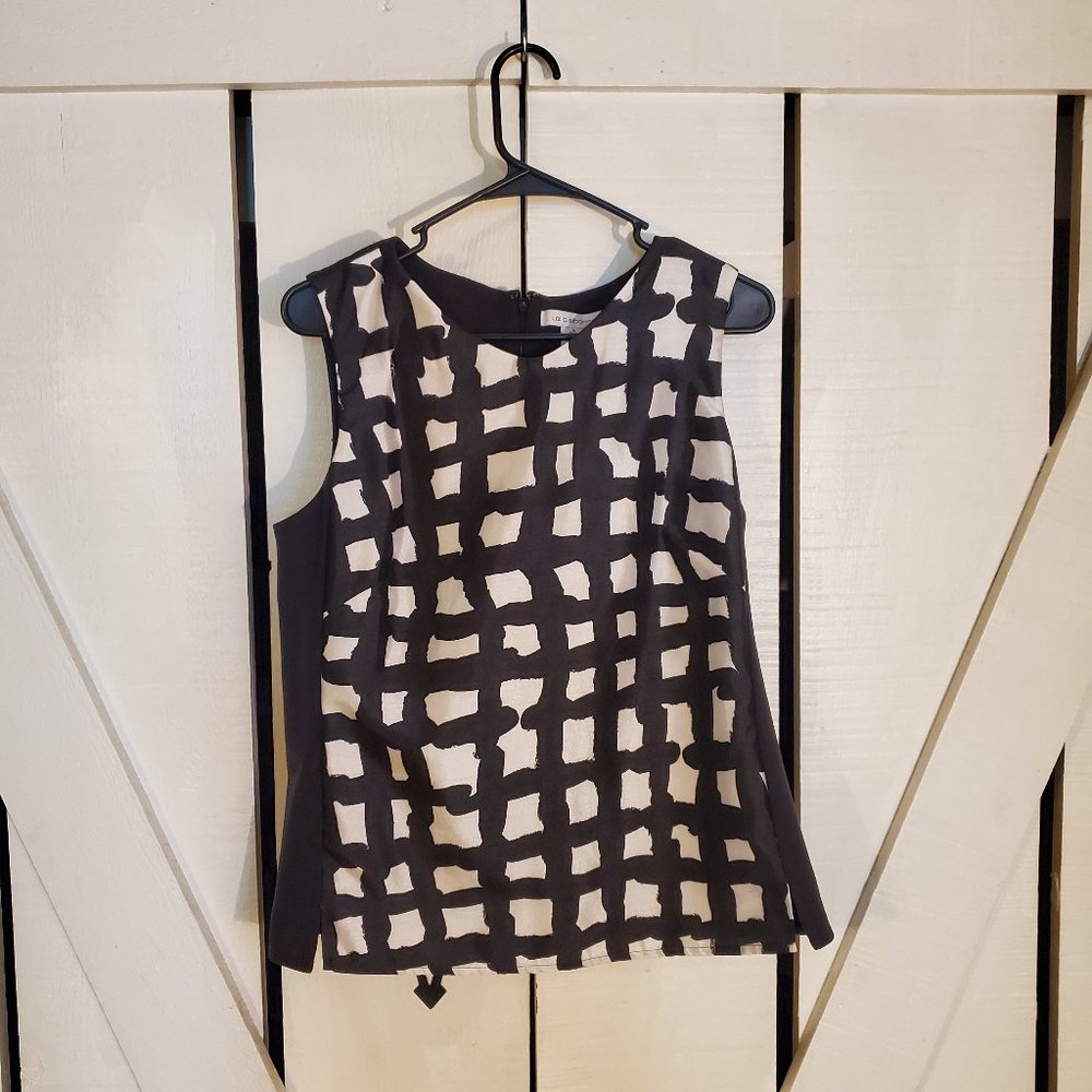 Liz Claiborne Black & White Sleeveless Blouse - Sz M
